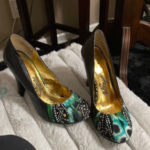 Naughty monkey heels